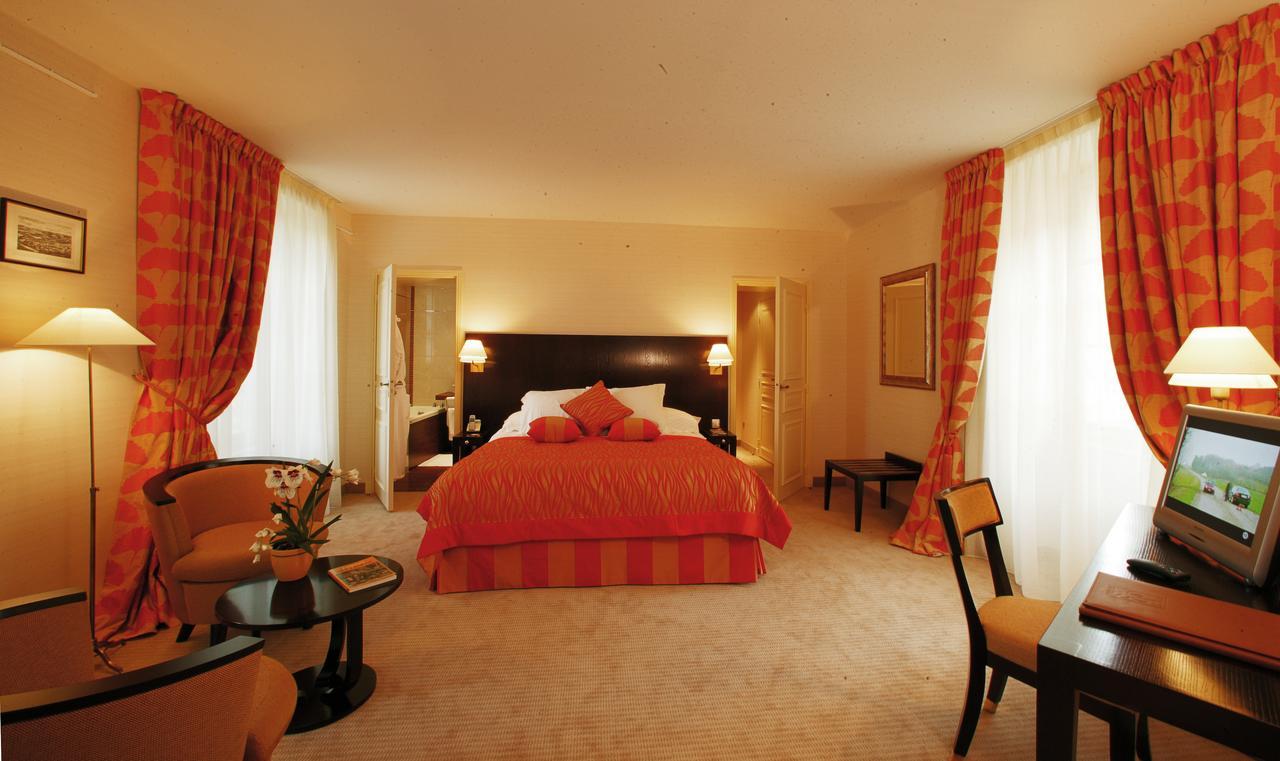 Au Grand Hotel De Sarlat - Pavillon De Selves ภายนอก รูปภาพ