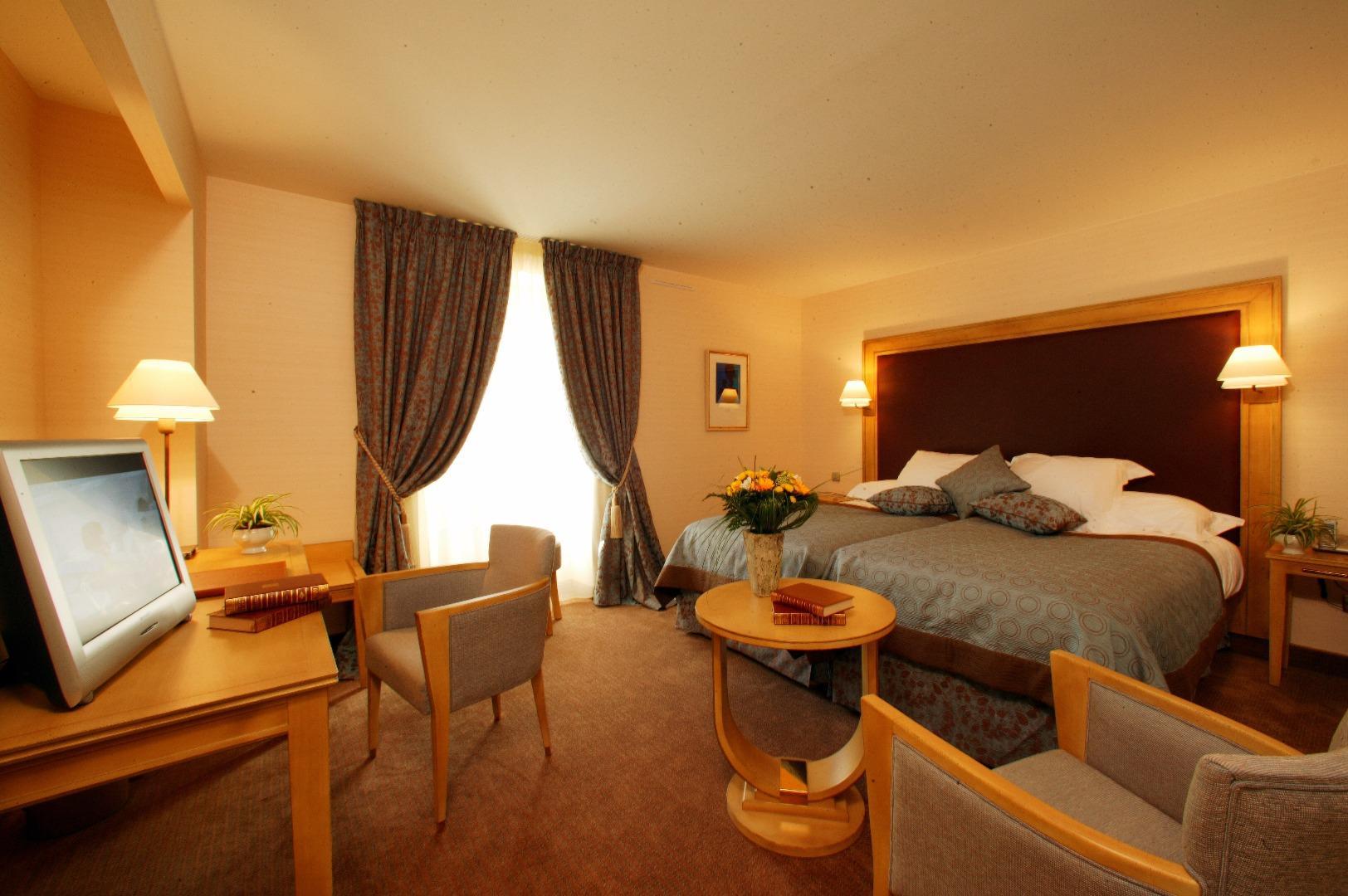 Au Grand Hotel De Sarlat - Pavillon De Selves ภายนอก รูปภาพ