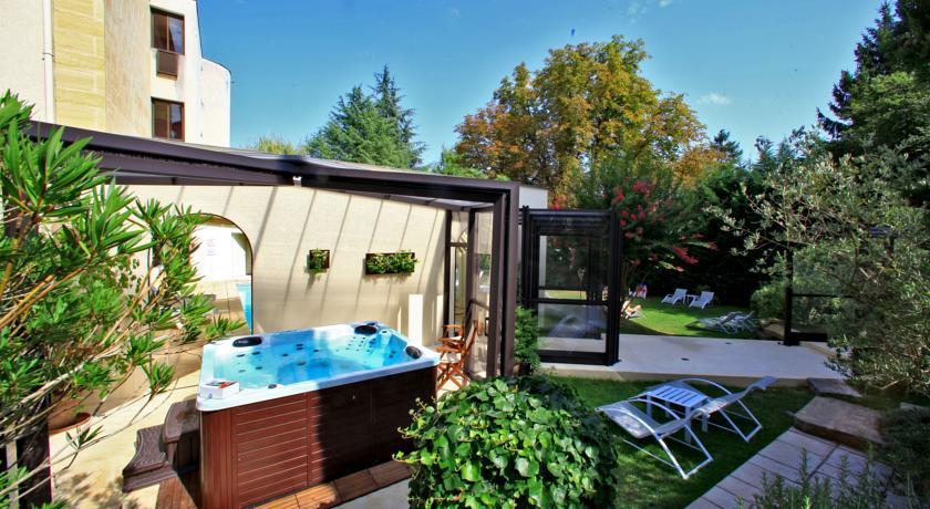 Au Grand Hotel De Sarlat - Pavillon De Selves ภายนอก รูปภาพ