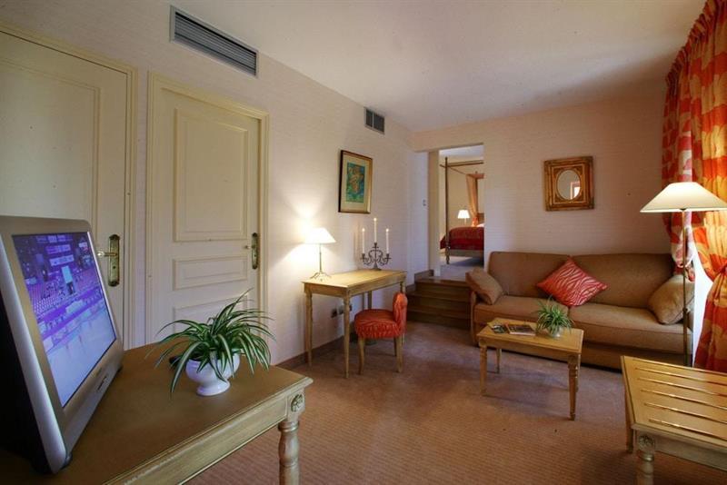 Au Grand Hotel De Sarlat - Pavillon De Selves ภายนอก รูปภาพ